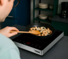 Plita Semi - profesionala Kompatic by Turbionaire KFE20TBT1, 2000W, Inductie, Finisaj Inox,10 trepte temperatura, 8 trepte de putere, Timer, Control Touch, Sticla ceramica neagra